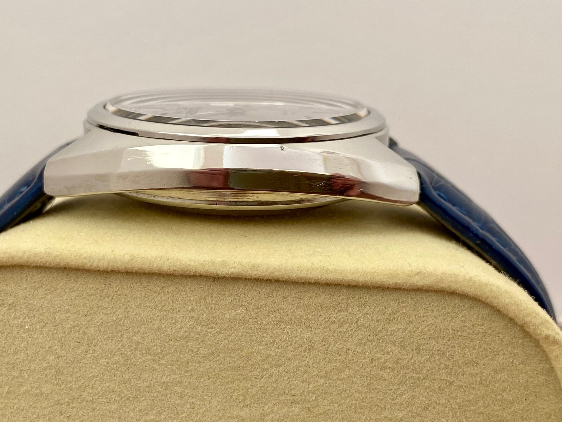 Vintage Seiko 5 Actus 7019-7070 Serviced Auto, August 1971 UK VINTAGE WATCH LTD