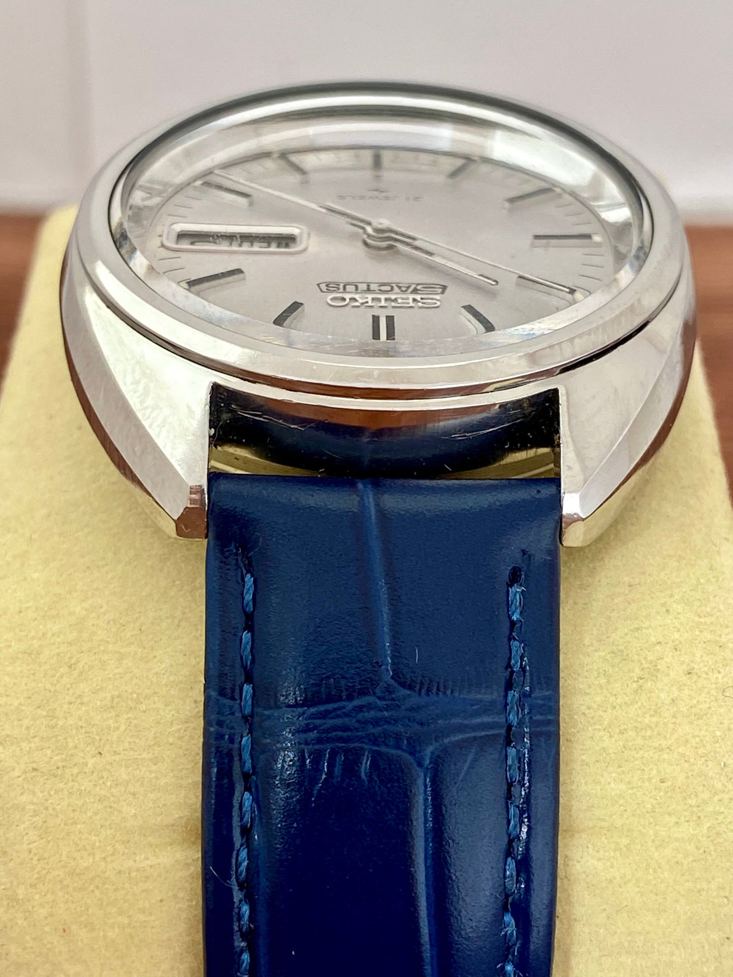 Vintage Seiko 5 Actus 7019-7070 Serviced Auto, August 1971 UK VINTAGE WATCH LTD