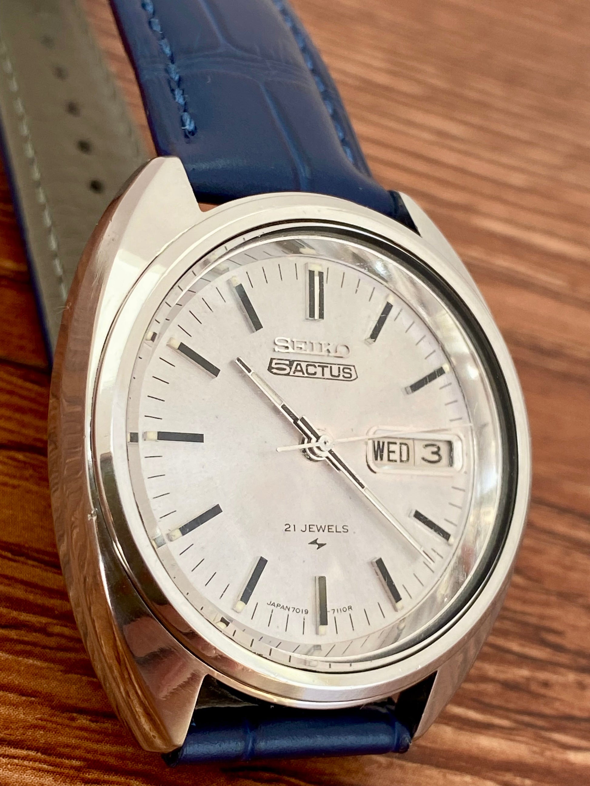 Vintage Seiko 5 Actus 7019-7070 Serviced Auto, August 1971 UK VINTAGE WATCH LTD