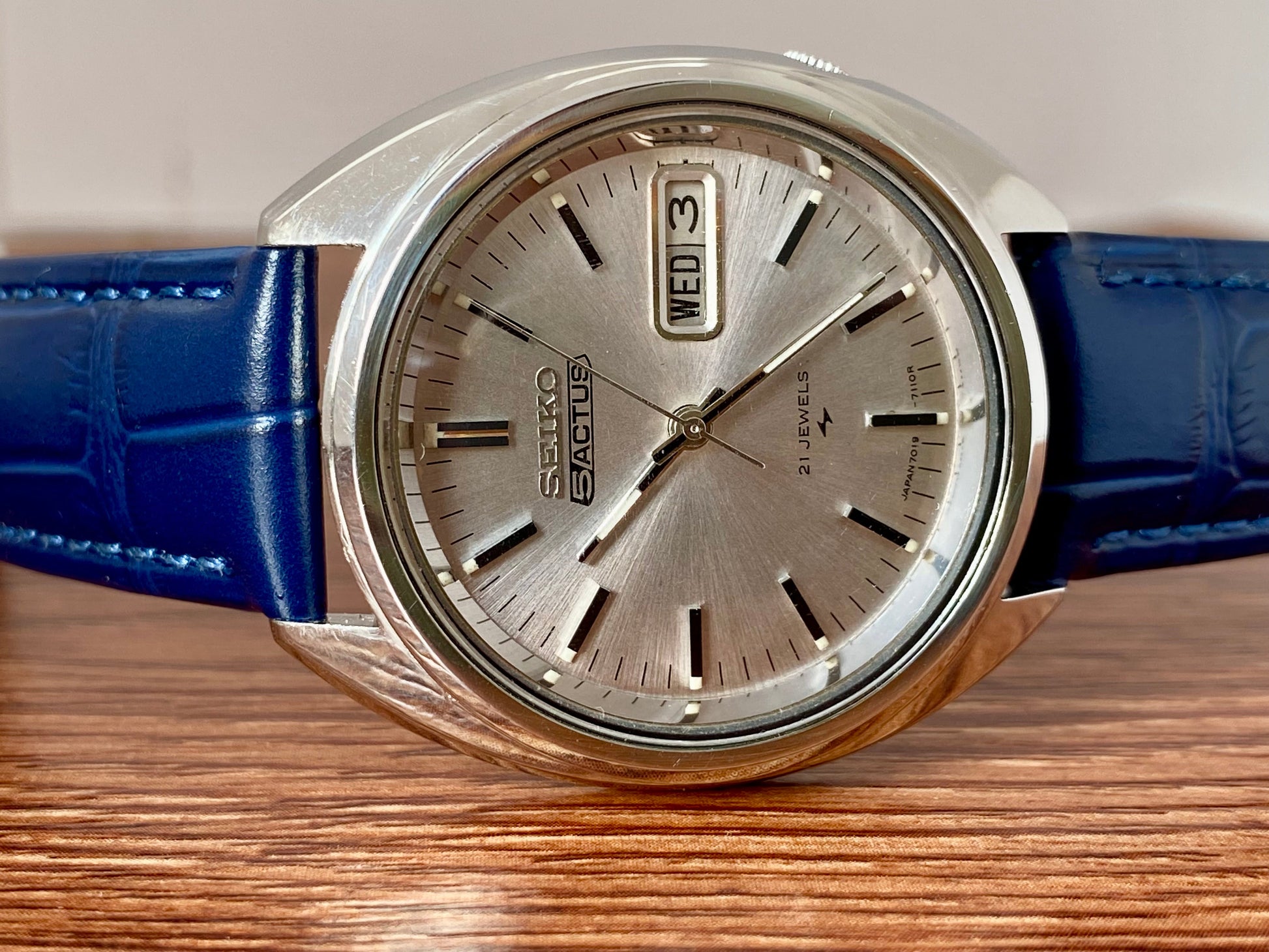 Vintage Seiko 5 Actus 7019-7070 Serviced Auto, August 1971 UK VINTAGE WATCH LTD
