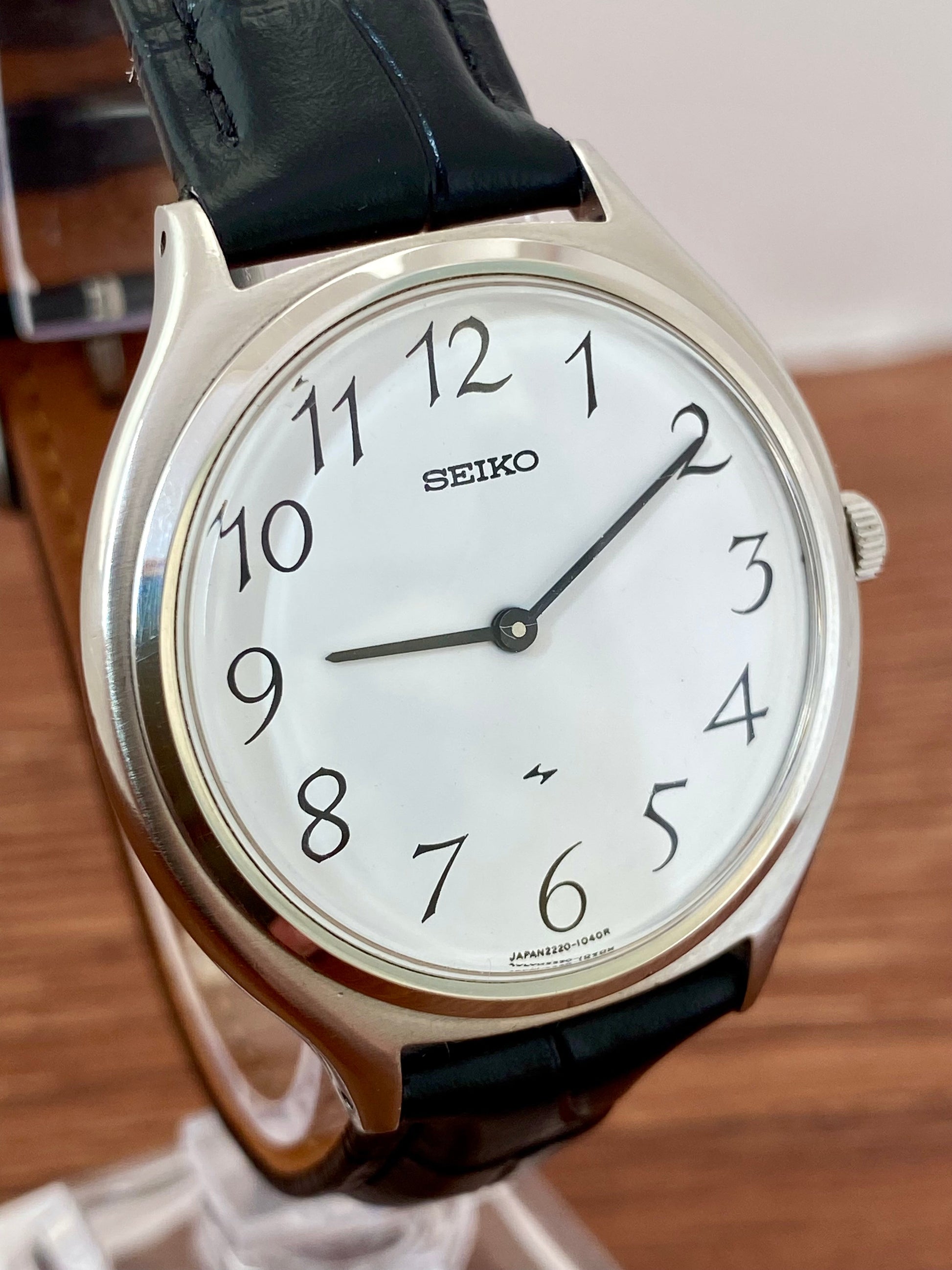 Vintage Seiko 2220-0300 Chariot June 1974 Hand Wind, Hi-Beat UK VINTAGE WATCH LTD