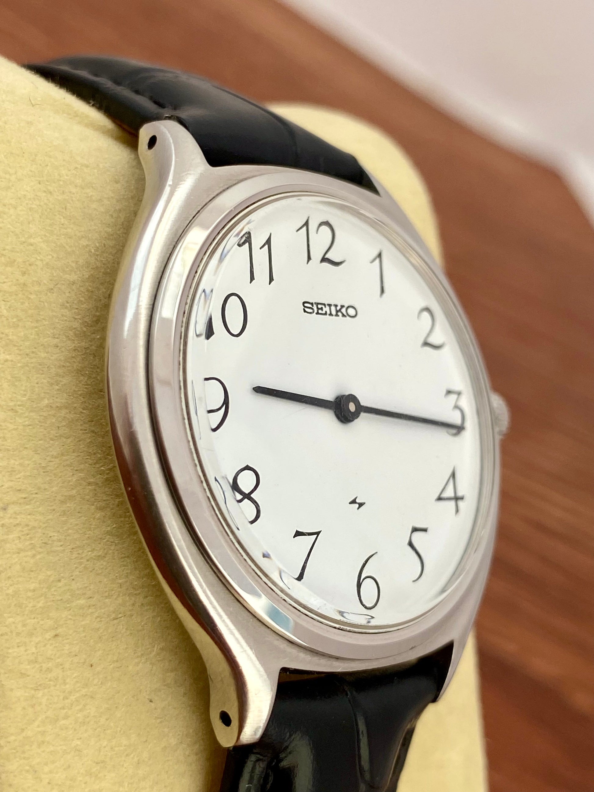 Vintage Seiko 2220-0300 Chariot June 1974 Hand Wind, Hi-Beat UK VINTAGE WATCH LTD