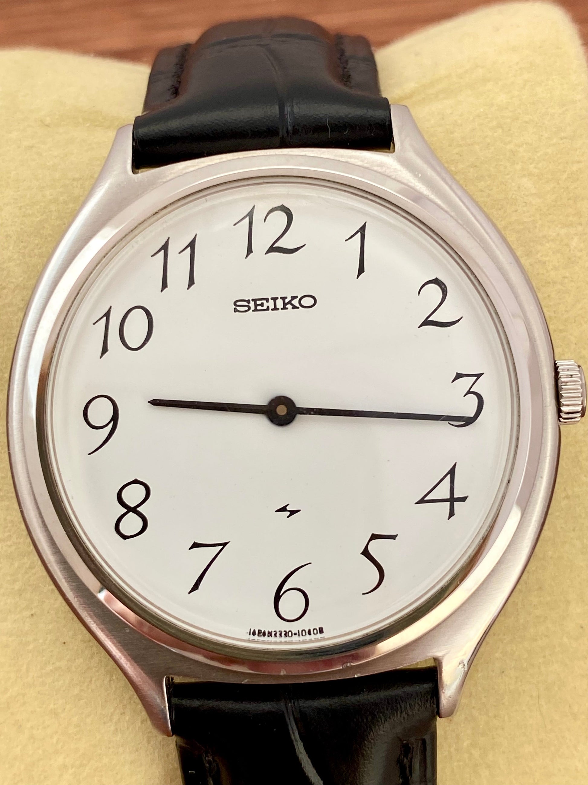 Vintage Seiko 2220-0300 Chariot June 1974 Hand Wind, Hi-Beat UK VINTAGE WATCH LTD