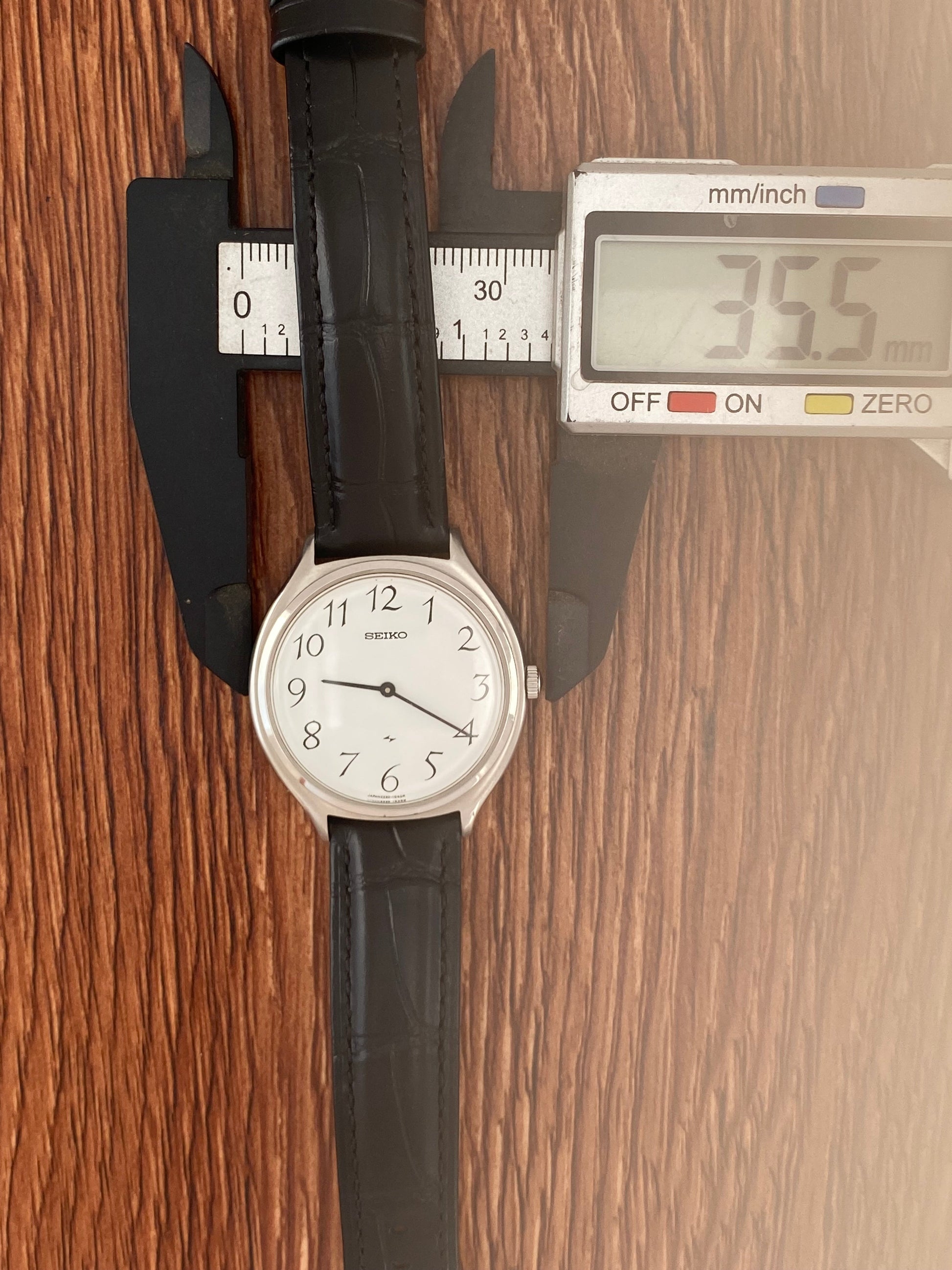 Vintage Seiko 2220-0300 Chariot June 1974 Hand Wind, Hi-Beat UK VINTAGE WATCH LTD