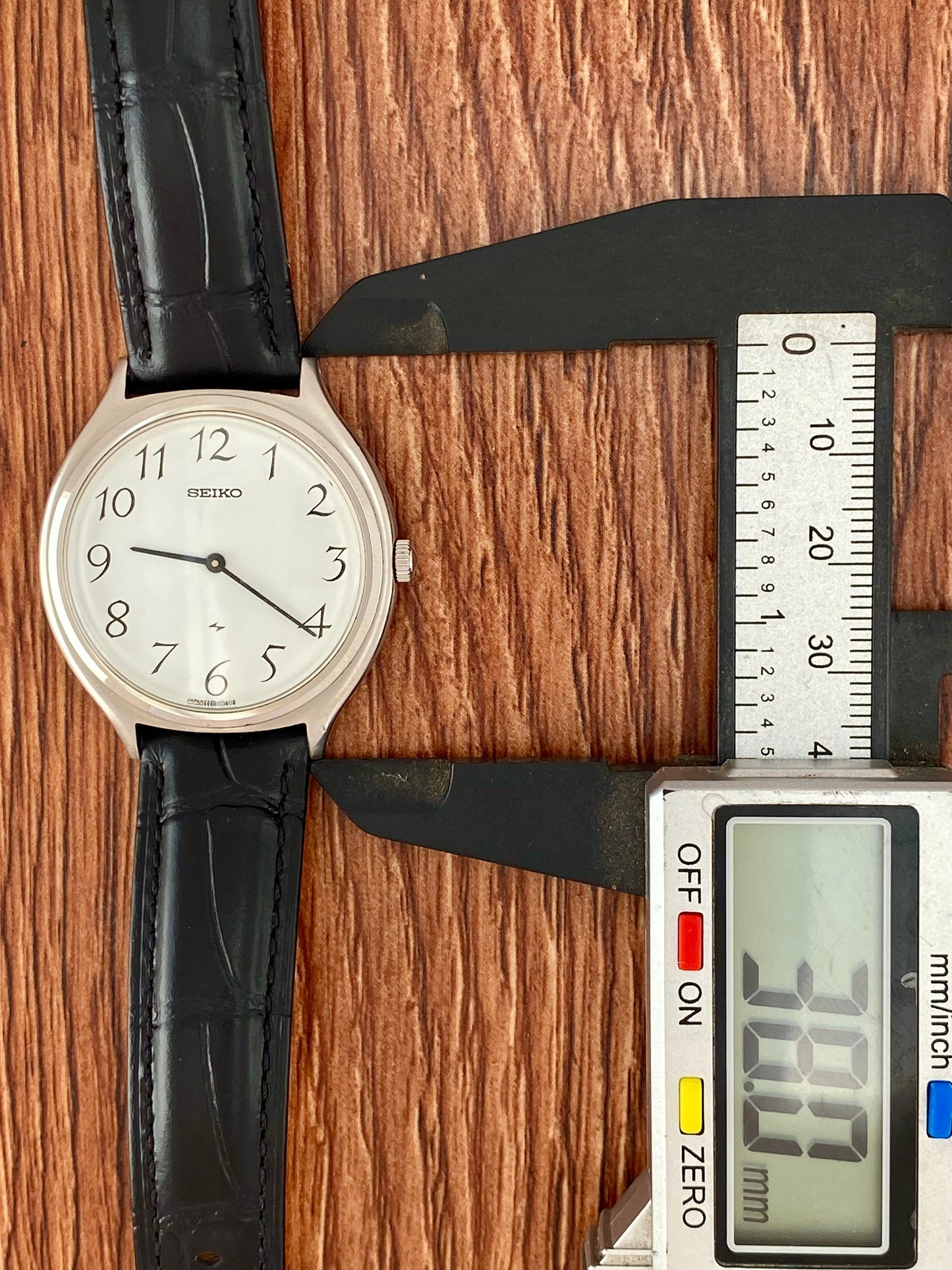 Vintage Seiko 2220-0300 Chariot June 1974 Hand Wind, Hi-Beat UK VINTAGE WATCH LTD