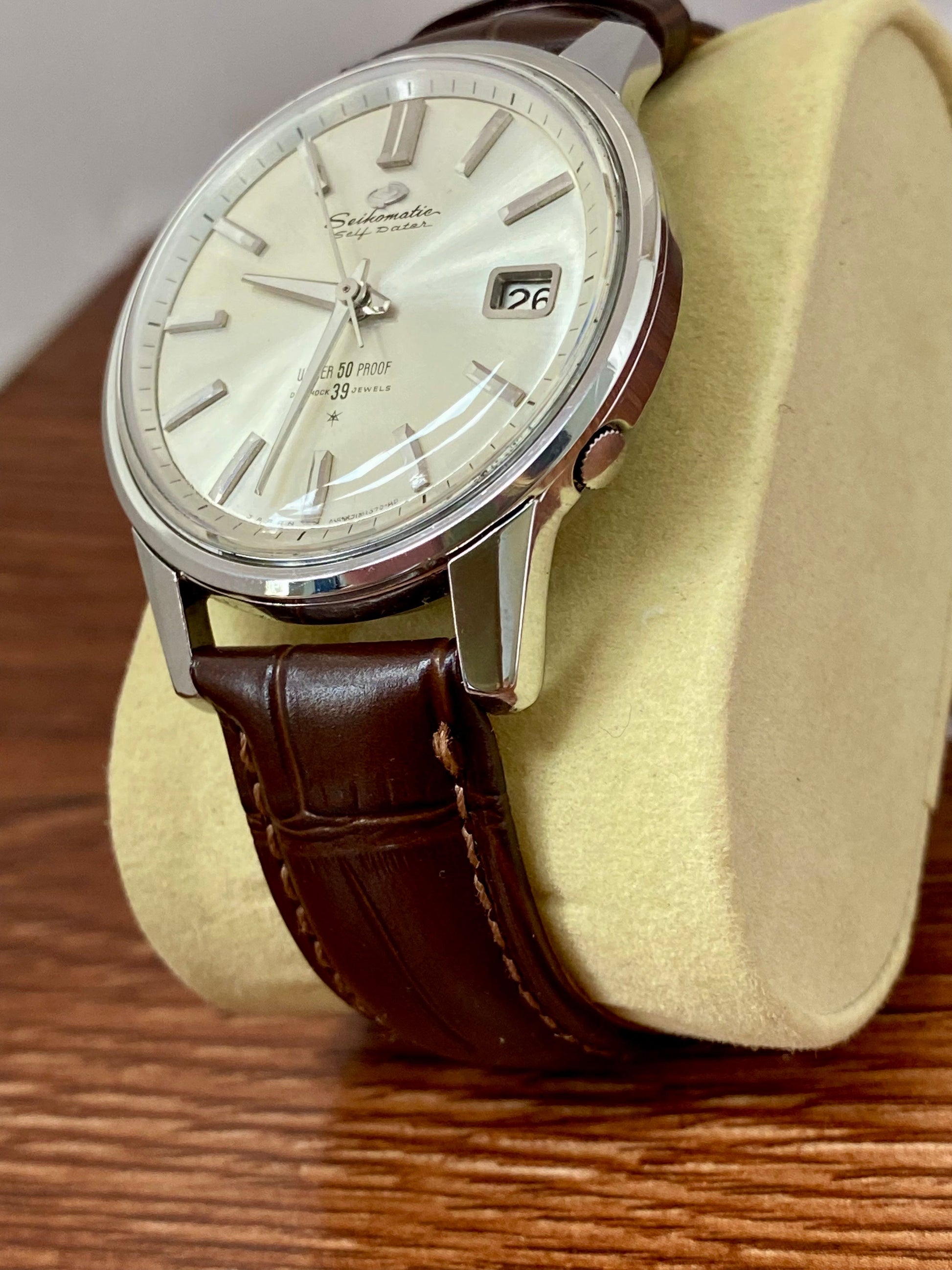 Vintage Seikomatic J13060 Self Dater 39 Jewels 1960s - Serviced UK VINTAGE WATCH LTD