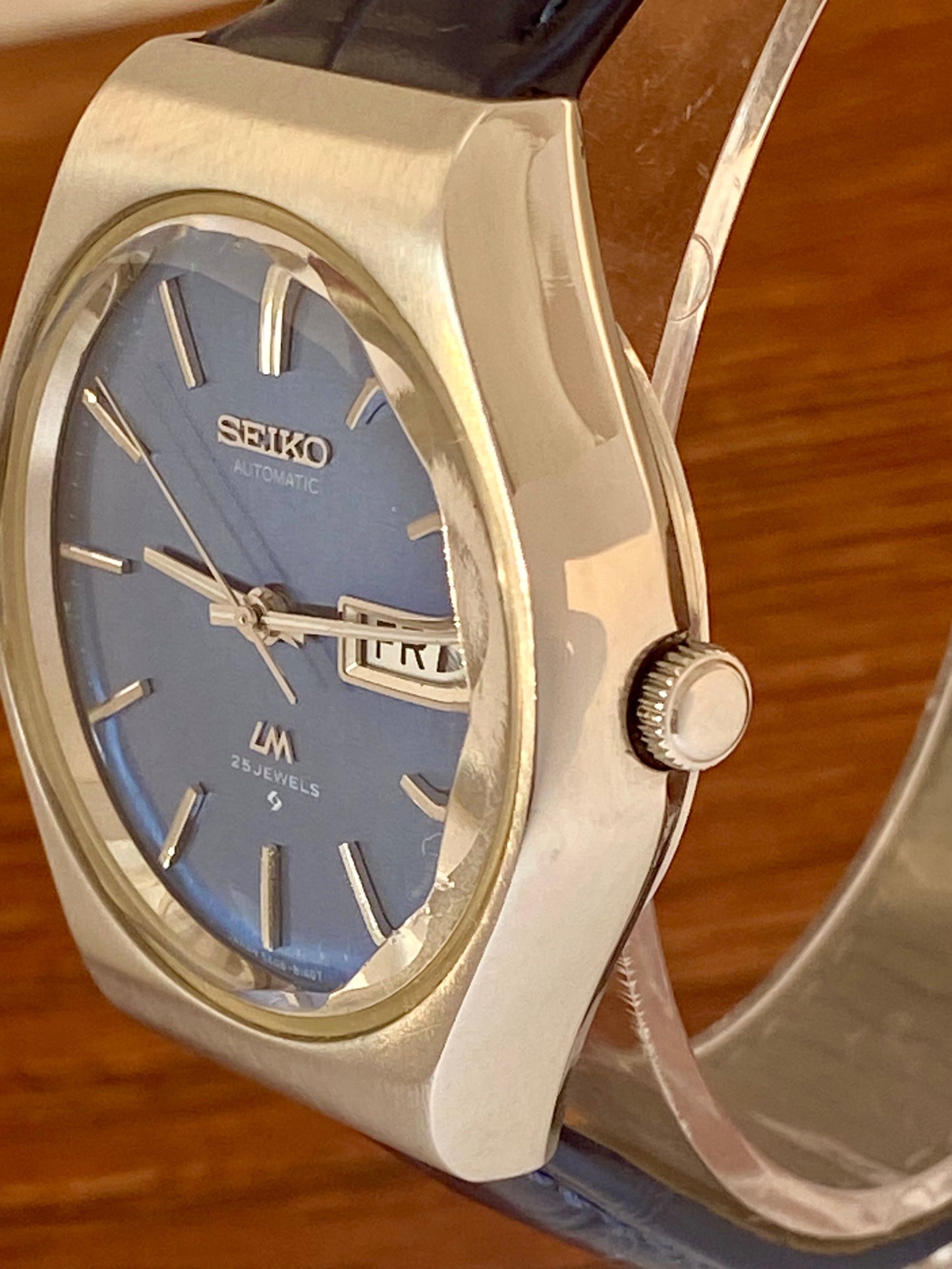 Vintage Seiko Lord Matic 5606-8100 Serviced Blue Tosca, October 1975 UK VINTAGE WATCH LTD