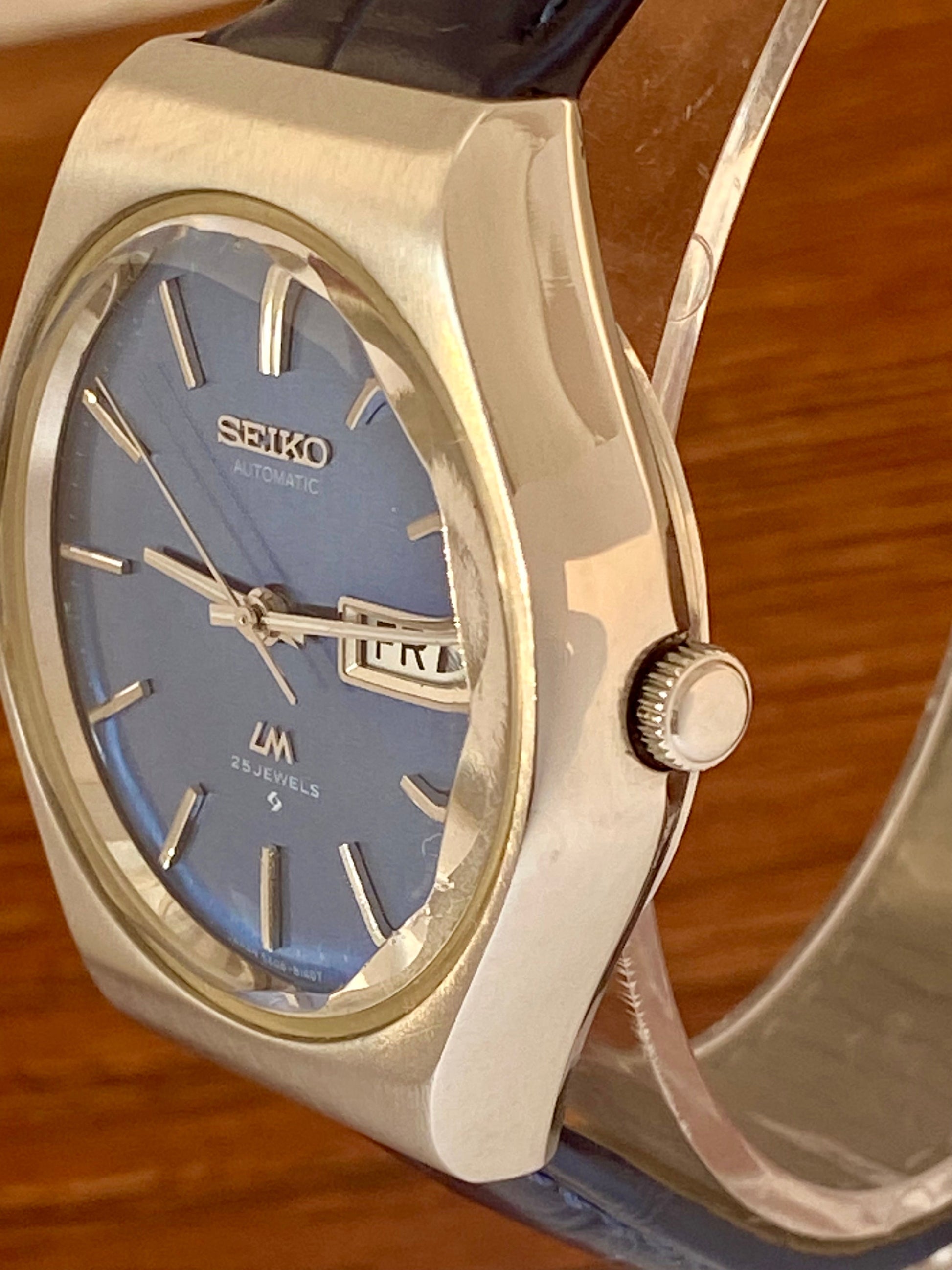 Vintage Seiko Lord Matic 5606-8100 Serviced Blue Tosca, October 1975 UK VINTAGE WATCH LTD