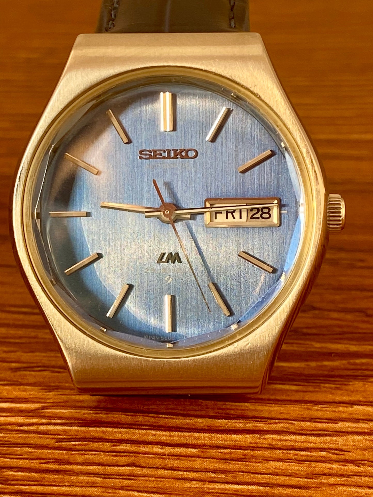 Vintage Seiko Lord Matic 5606-8100 Serviced Blue Tosca, October 1975 UK VINTAGE WATCH LTD
