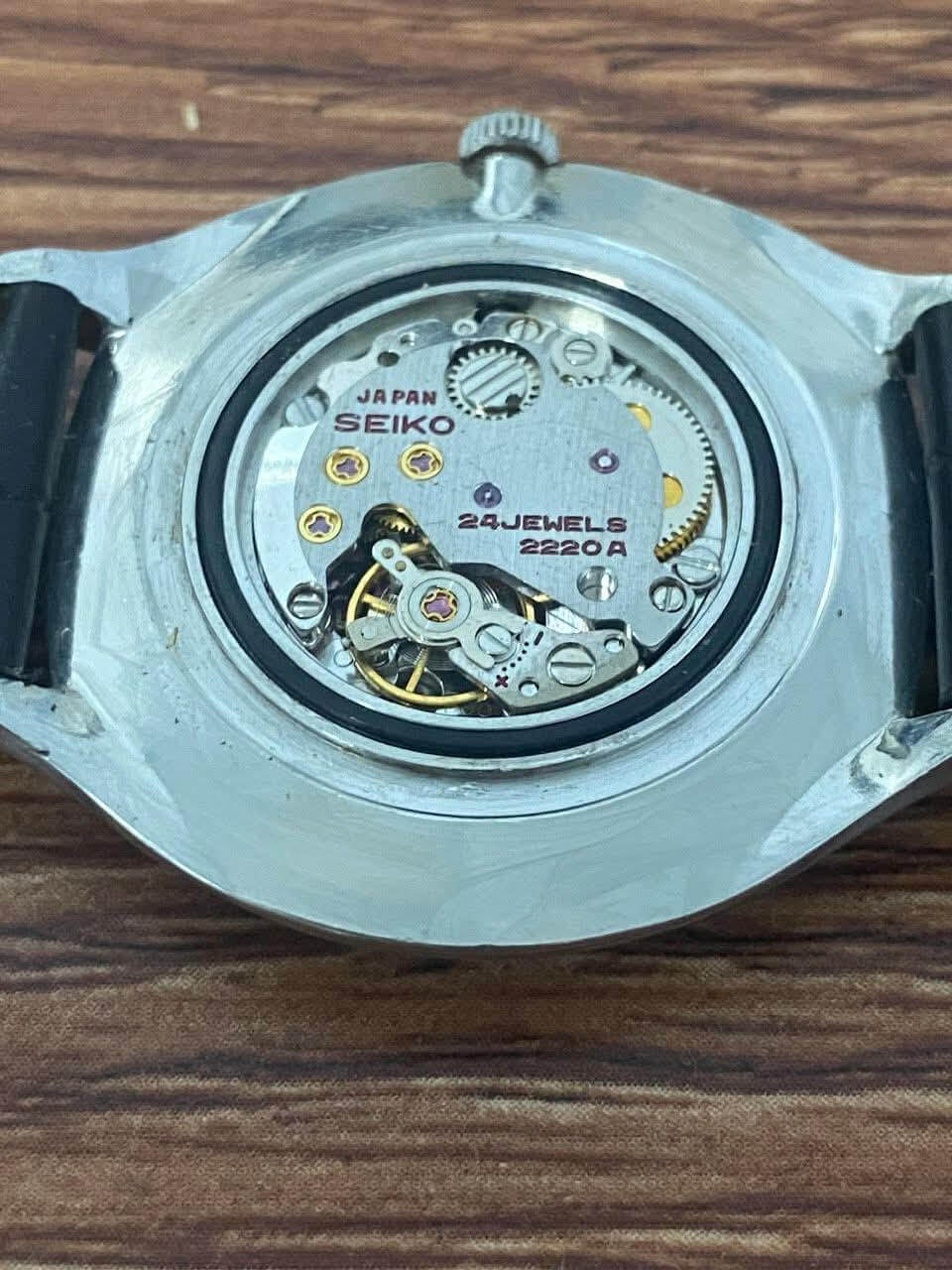 Vintage Seiko 2220-0300 Chariot June 1974 Hand Wind, Hi-Beat UK VINTAGE WATCH LTD